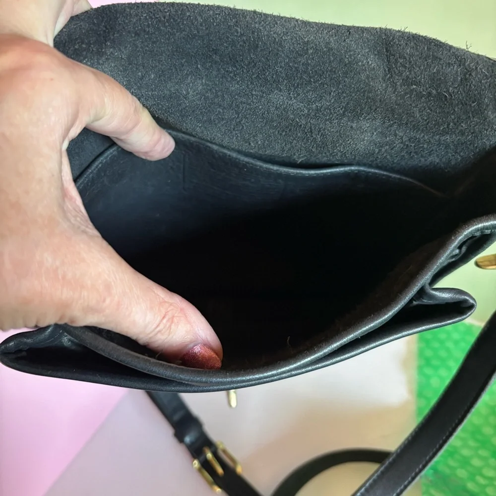 COACH Vintage 5130 Station Elegant Black Leather Shoulder Bag - Picture 4 of 11